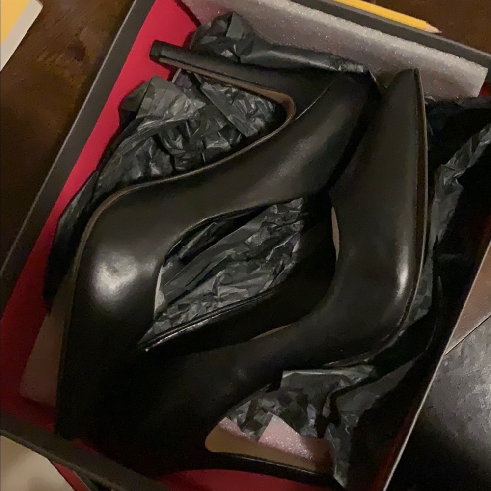 Vince camuto black shoes ( wear to work church